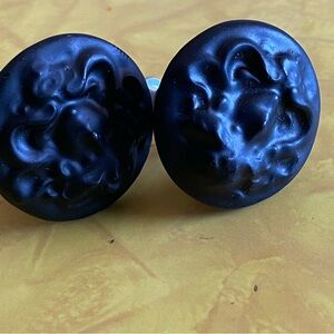 Black Textured Draw Pulls